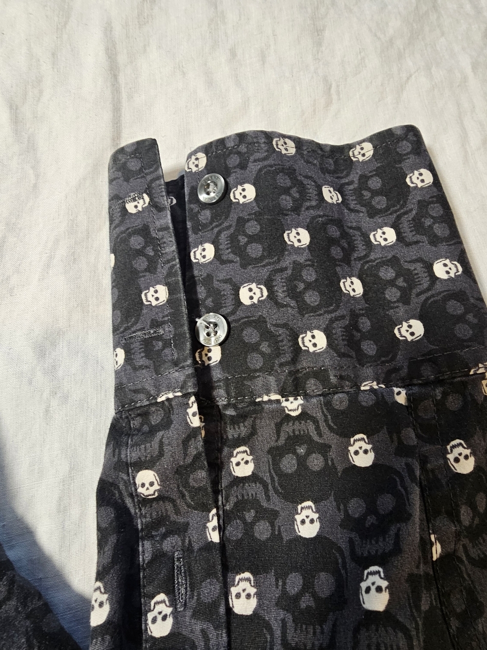 Keanan Duffty Black Skull Over Sized Print Button-Up Shirt Size XXL - Picture 8 of 10